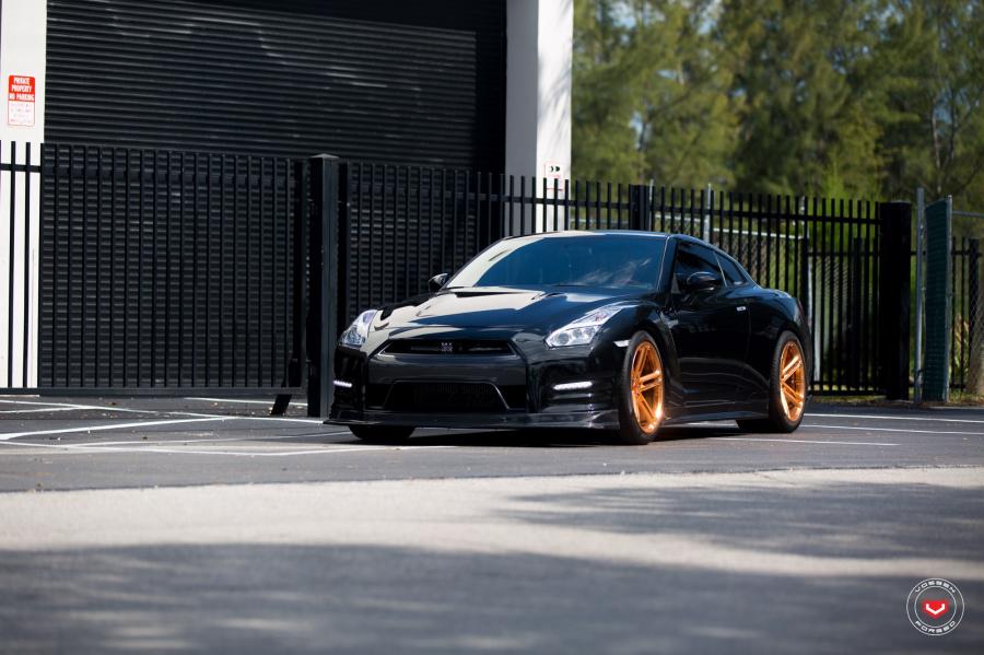  Nissan GT-R on Vossen Wheels (CG-202) 2017 года  (фото 34 из 51)